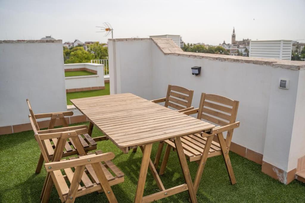 Optimus Corazon De Triana Apartment Севиля Екстериор снимка