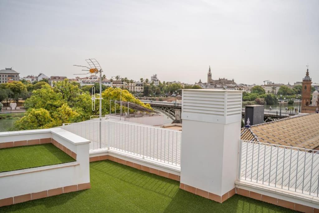 Optimus Corazon De Triana Apartment Севиля Екстериор снимка