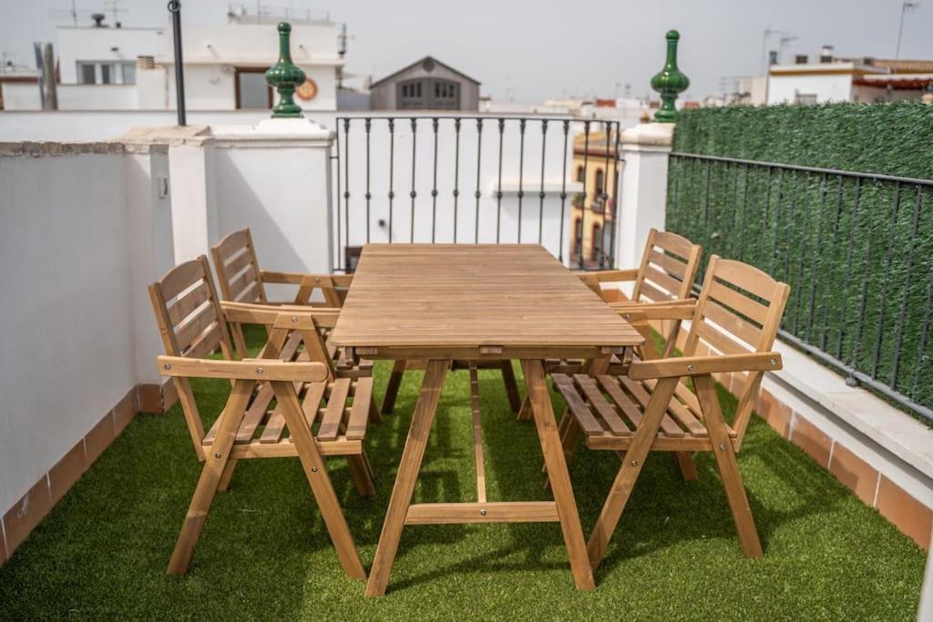 Optimus Corazon De Triana Apartment Севиля Екстериор снимка